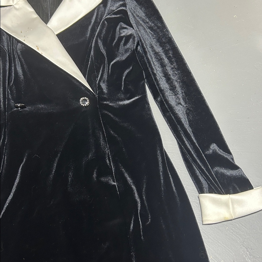Ever Beauty Black Velvet Dress with White Front Lapel Collar (Women’s Size 4) - Picture 4 of 11